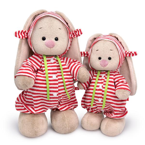 в полосатом комбинезоне