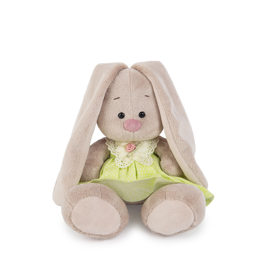 в сарафане с кружевной бабочкой