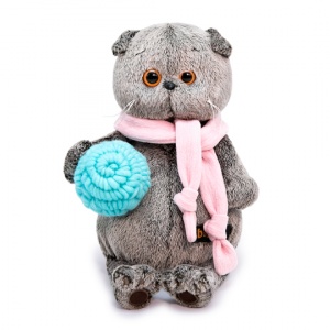 в шарфике и с клубком