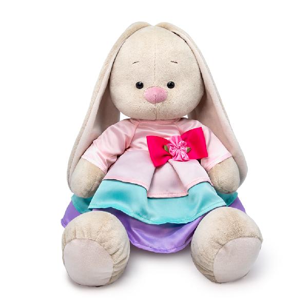 большой в трехцветном платье