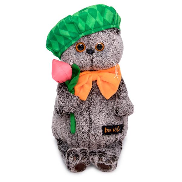 в зеленом берете