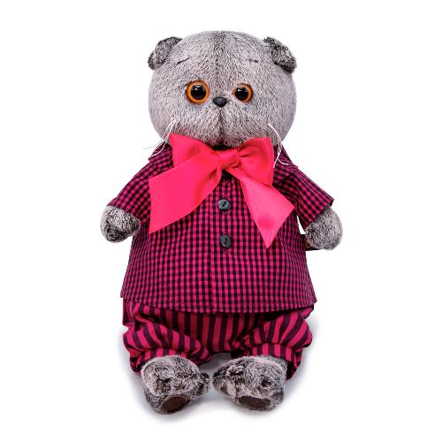 в рубашке и штанах