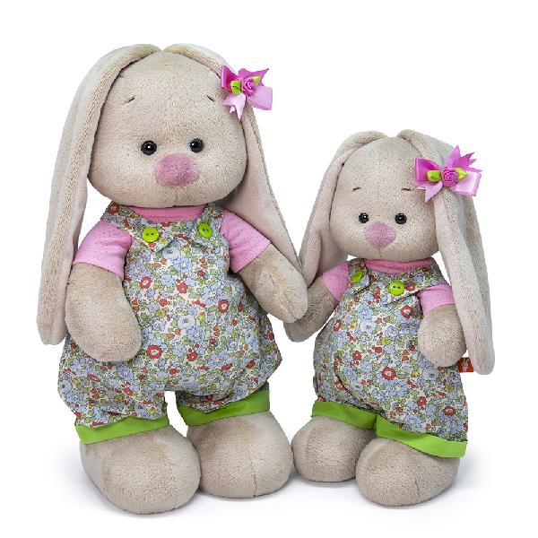 в летнем комбинезоне