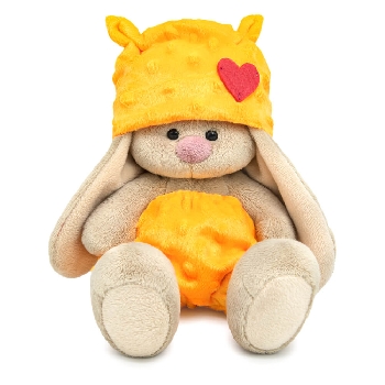 в шапочке с сердечком и штанишках