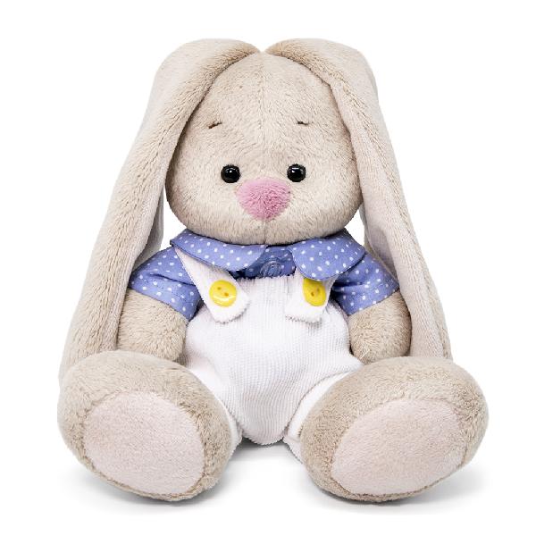 в белом комбинезоне