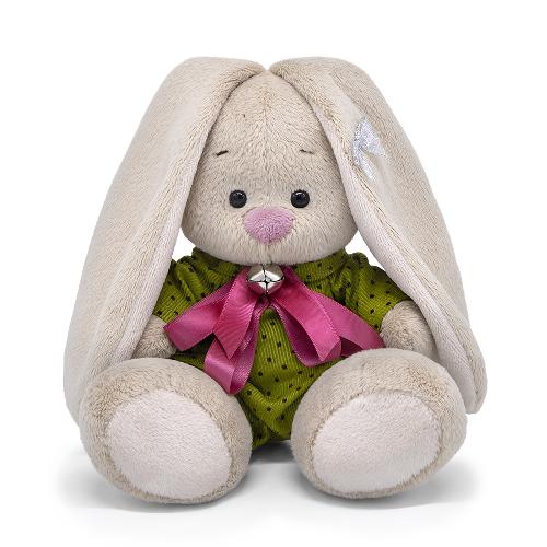 в комбинезоне в горошек