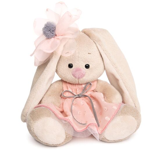 в персиковом платье