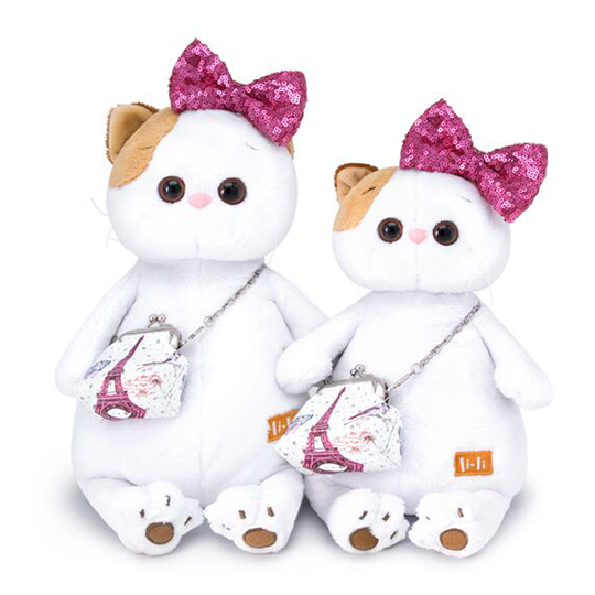 с бантом в пайетках и сумочкой