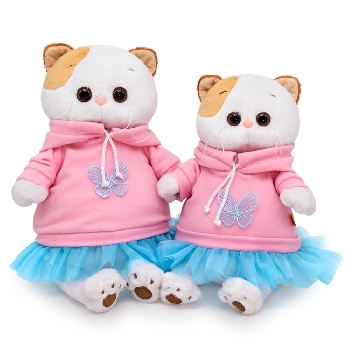 в спортивном платье