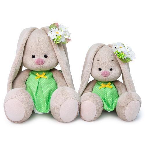 в платье в горох и с ромашкой