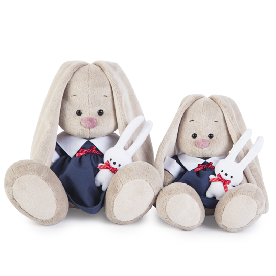 в синем платье с зайкой