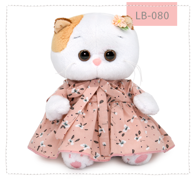 в нежно-розовом платье с бантом