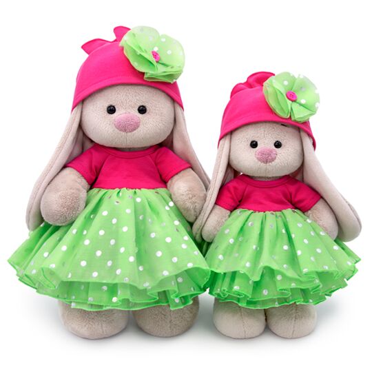 в платье с пышной юбкой из органзы