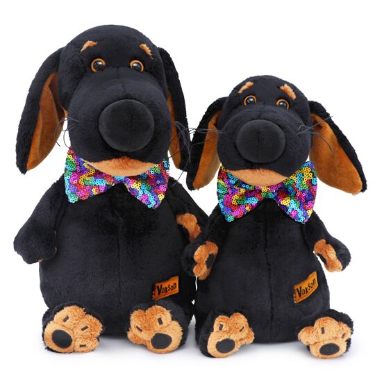 в галстуке-бабочке в пайетках