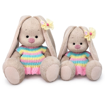 в вязаном платье