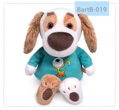 в футболке с монстриком