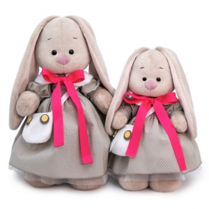 в платье и с сумкой-сова