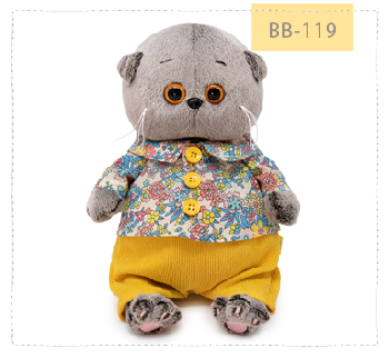 в рубашке и штанишках