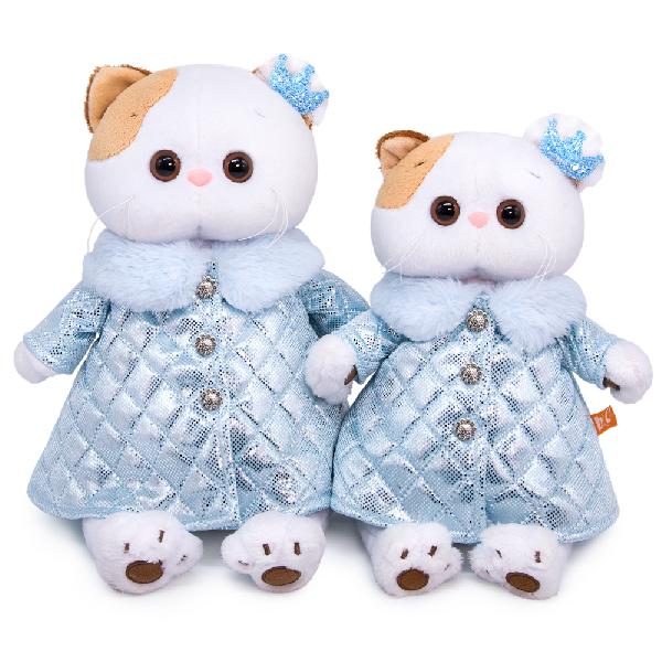 в стеганном пальто