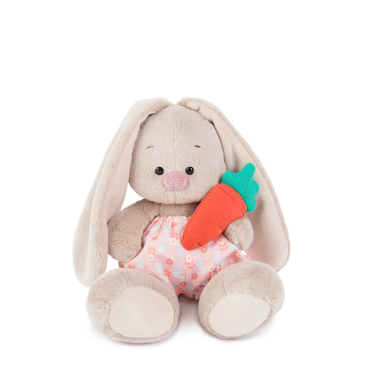 в панталончиках и с морковкой