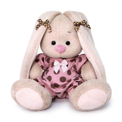 в комбинезоне в горох