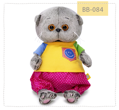 в футболке со смайликом