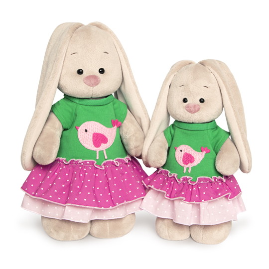 в толстовке с птичкой