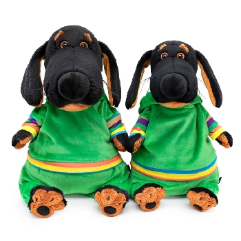 в костюме для прогулок