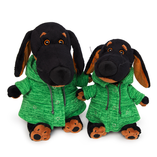 в зеленой куртке "B&Co"