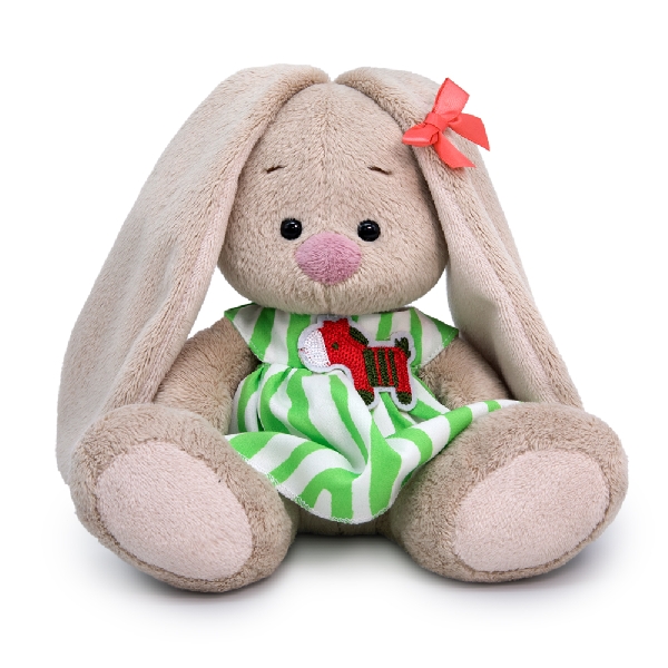 в полосатом платье