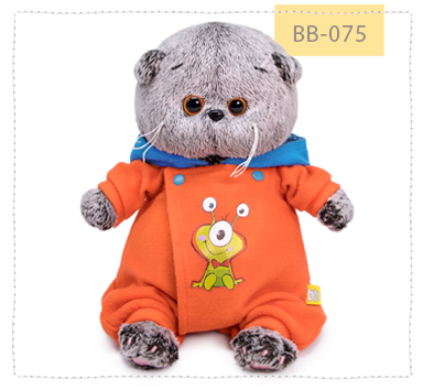 в комбинезоне с монстриком