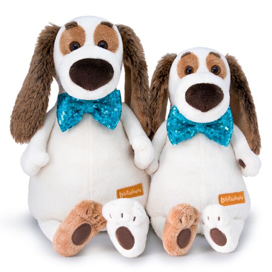 в галстуке-бабочке в пайетках