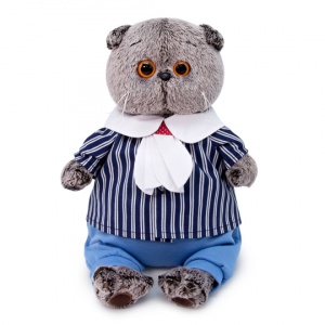 в морском костюме