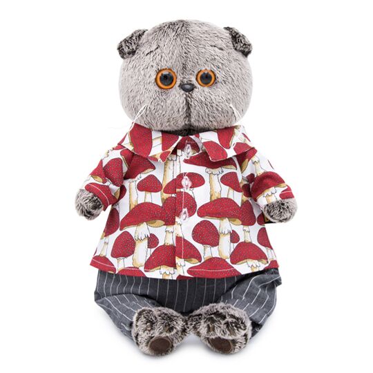 в серых брюках и рубашке в мухоморах