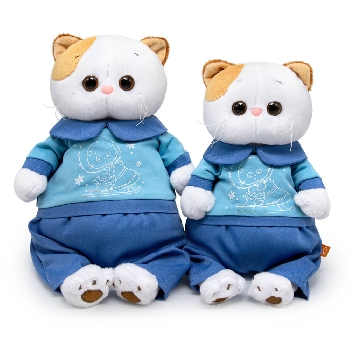 в голубом комплекте