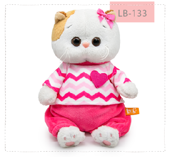 в розовом комплекте