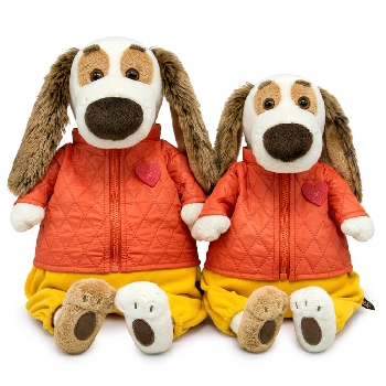 в стеганой куртке и штанах