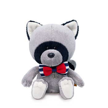 Енот Лёка в галстуке-бабочке с якорем