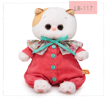 в комбинезоне с воротником в цветочек