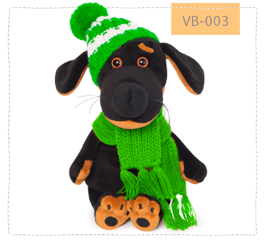 в шапочке и шарфе