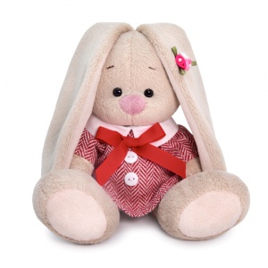 в твидовом сарафане