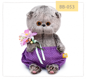 в сиреневых штанишках и с букетом