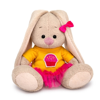 в платье с пирожным