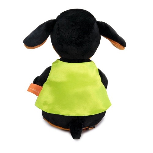 в бархатном жилете