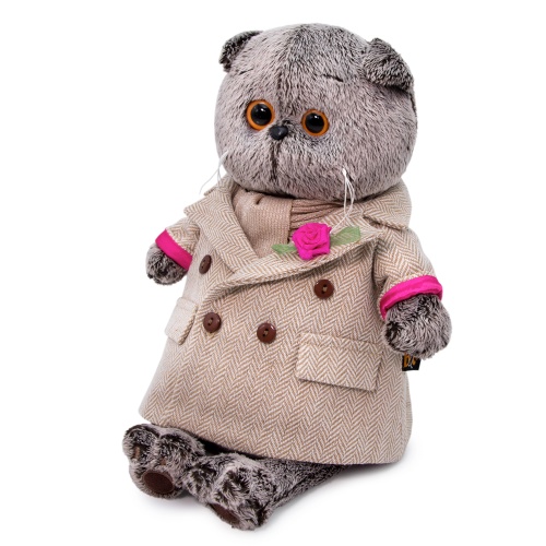 в кремовом пальто