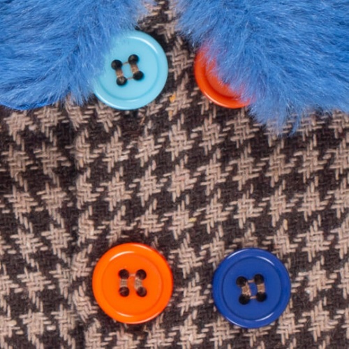 Пальто для Басика с разноцветными пуговицами