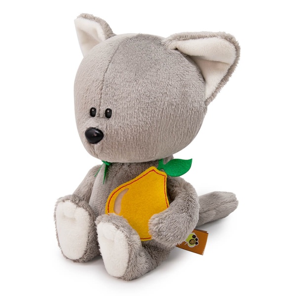 Волчонок Вока с грушей