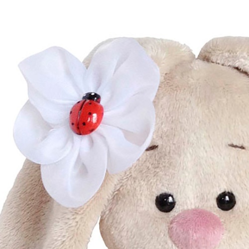 с божьей коровкой