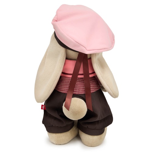 в матросском костюме