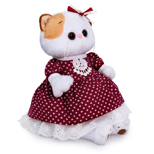 в бордовом платье